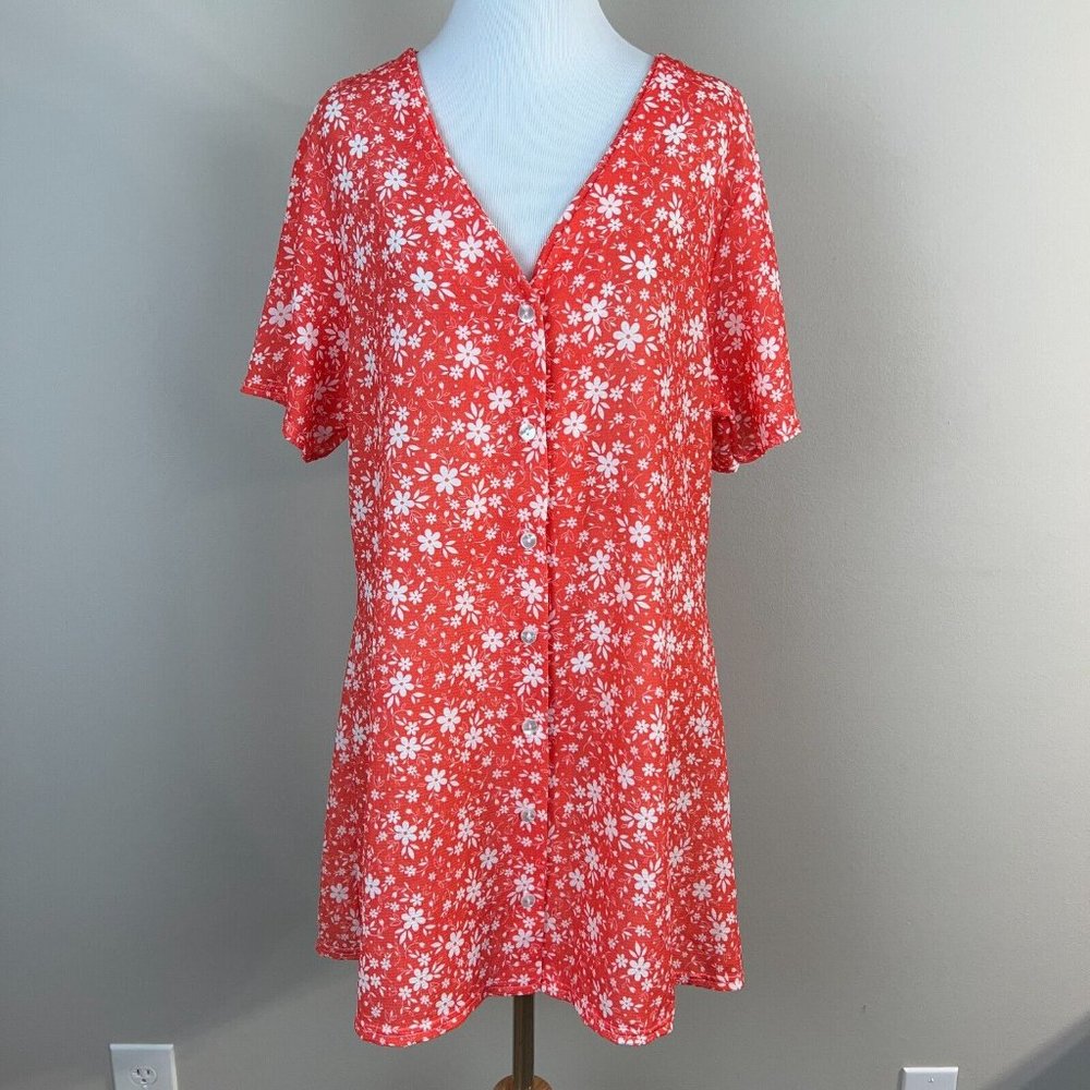 Boohoo Tunic Top 12 US Red White Floral V-Neck Button Up Short Sleeve Womens New